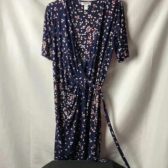 MOTHERHOOD MATERNITY WO SIZE LARGE WRAP DRESS NAVY W/ SALMON AND CREAM DESIGN - Picture 2 of 12